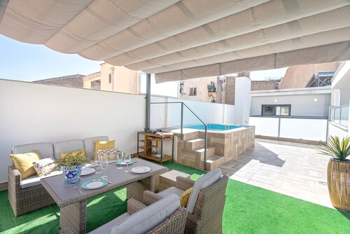 Amazing d Plex With Pool in Granada Velazquez