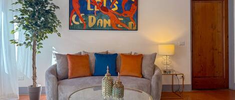 2 bedrooms, Internet