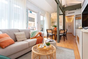 Apartment - Stylish Penthouse With Terrace in Central Malaga Mitjana (Málaga)