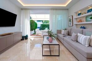 Apartment - Magnificent 3BD Duplex With Pool in Marbella Aloha Golf II (Marbella)