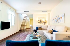 Apartment | 3 bedrooms, Internet - Modern Centric Duplex With Stunning Terrace Francos V (Seville)