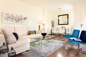 Apartment | 3 bedrooms, Internet - Modern Centric Duplex With Stunning Terrace Francos V (Seville)