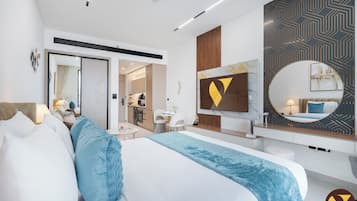 Luxury Studio, Balcony, City View