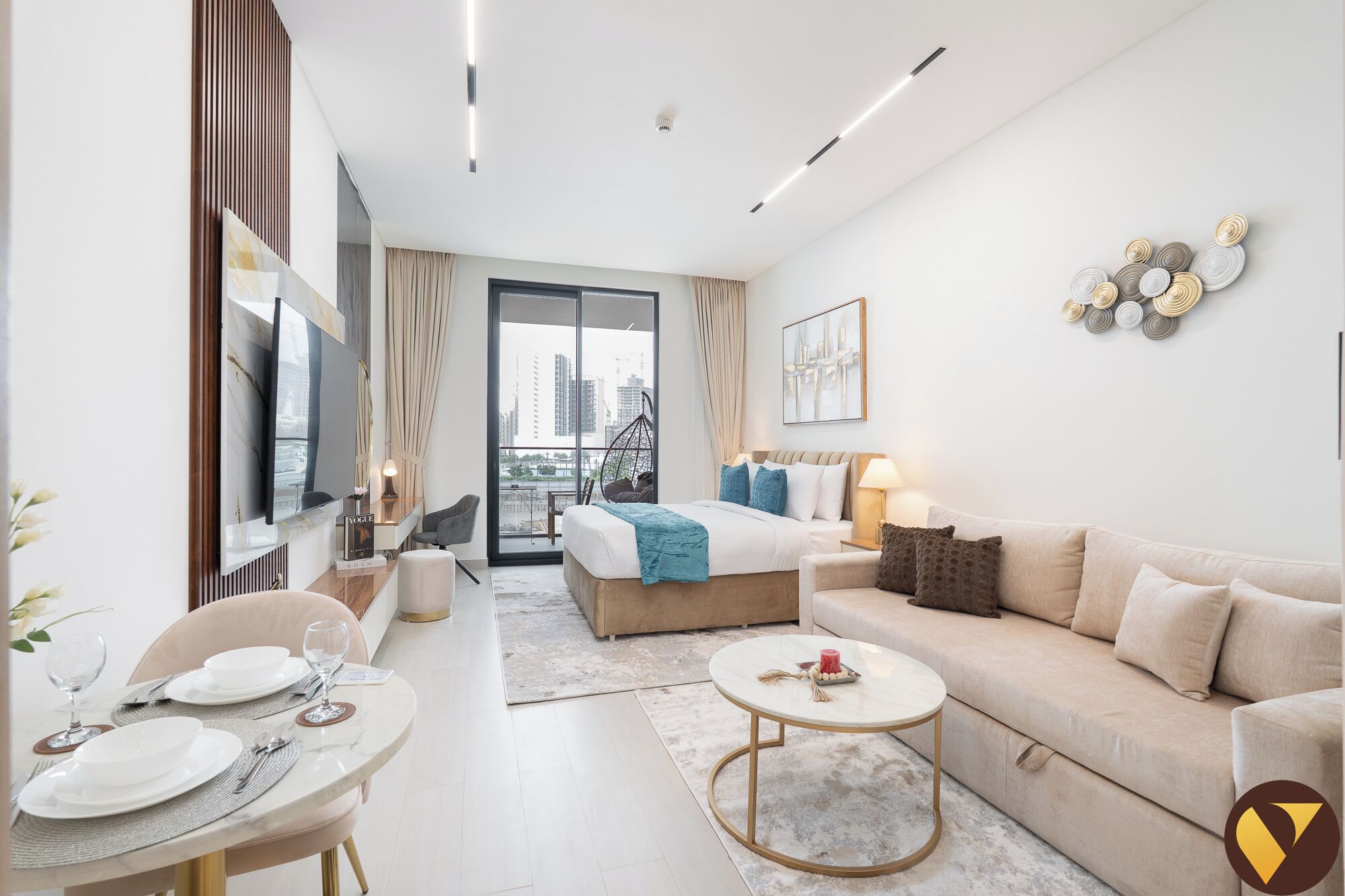 Luxury-Studio, Balkon, Stadtblick | Bügeleisen/Bügelbrett, Babybetten, kostenloses WLAN, Bettwäsche