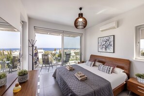5 chambres, fer et planche à repasser, Wi-Fi, draps fournis