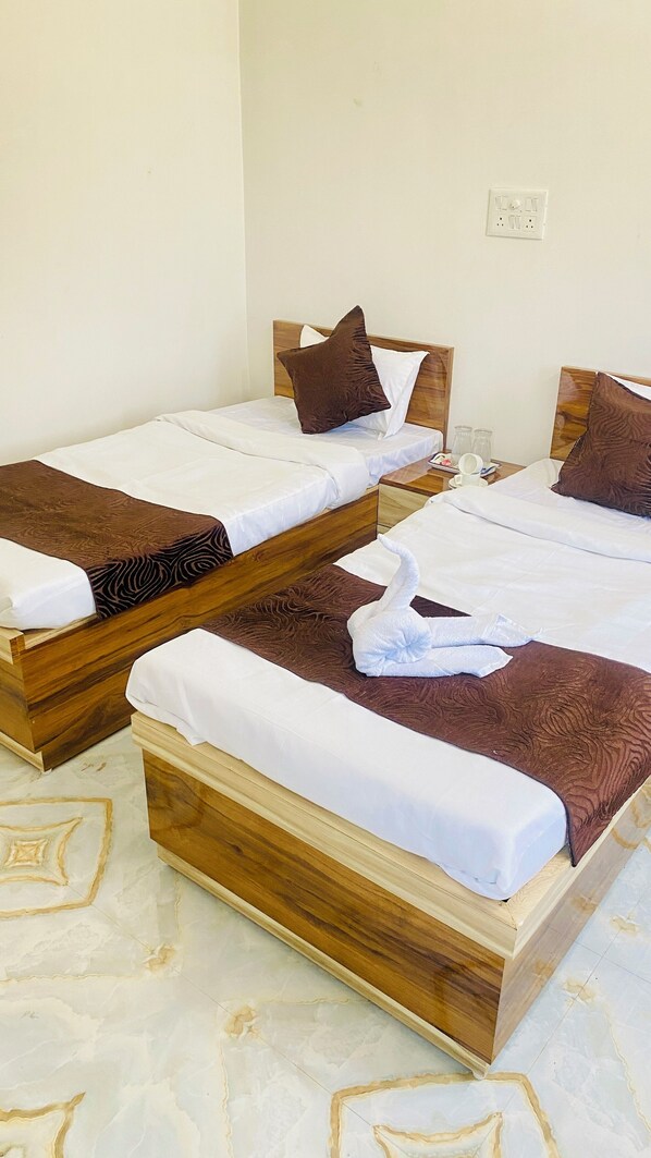 3 chambres, fer et planche à repasser, Wi-Fi gratuit, draps fournis