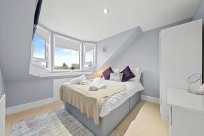 Apartment, 3 Bedrooms | Free WiFi