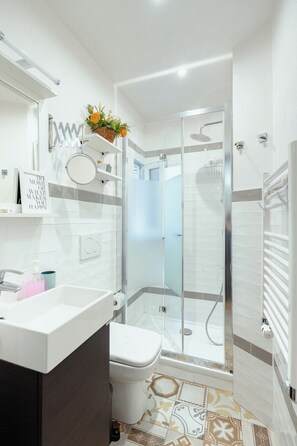 Combinazione doccia/vasca, pantofole