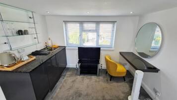 Room, 1 Bedroom, Smoking, Patio | Interior