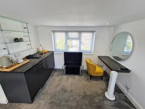 Room, 1 Bedroom, Smoking, Patio | Interior - Room-stylish Suites With Kitchenette 6 (St Albans)