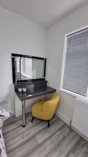 Room, 1 Bedroom, Smoking, Patio | Interior - Room-stylish Suites With Kitchenette 6 (St Albans)