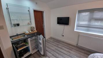 Room, 1 Bedroom, Smoking, Patio | Room amenity