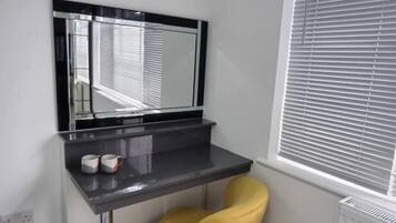 Room, 1 Bedroom, Smoking, Patio | Living area