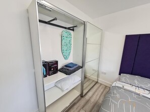 Room, 1 Bedroom, Smoking, Patio | 1 bedroom - Room-stylish Suites With Kitchenette 5 (St Albans)