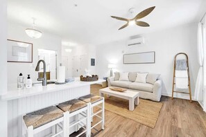 TV - Sandy Pearl by Stay on 30a (Seacrest Beach)