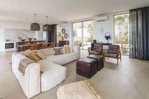 TV, DVD player - Splendid pool villa, near Noto - DiCasaInSicilia (Avola)
