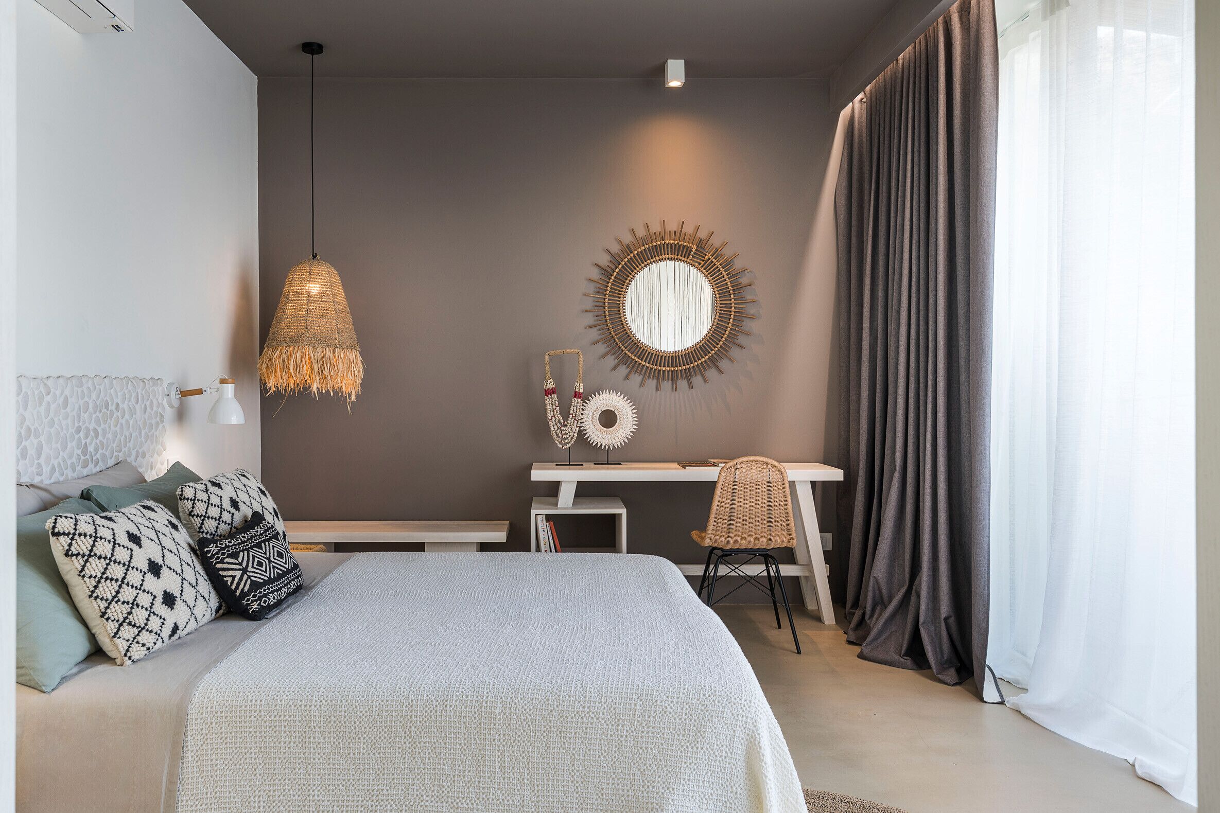 3 bedrooms, in-room safe, iron/ironing board, free WiFi