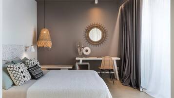 3 bedrooms, in-room safe, iron/ironing board, free WiFi