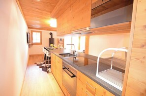 Oven, stovetop, dishwasher