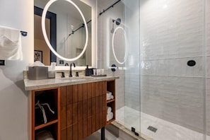 Cribs/infant beds - 3BR Lavish Penthouse + Canal St Private Patio The Mayfair (New Orleans)