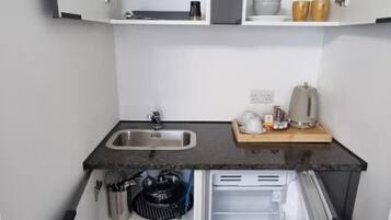 Room, 1 Bedroom, Smoking, Patio | Interior