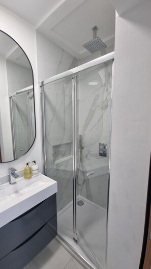 Chambre, 1 chambre, fumeur, patio | Salle de bain