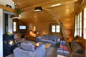 Fernseher, Kamin