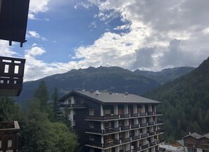 Exterior - 4-room for 6 persons : Living room - kitchen with dishwasher and Nespresso coffee machine - 1 room w (Grimentz)