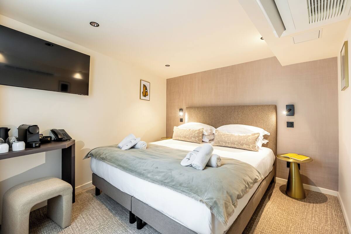 In-room safe, free WiFi