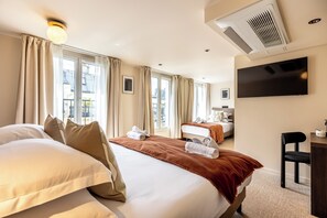 Family Room with Balcony | Caja de seguridad en la habitación y wifi gratis 