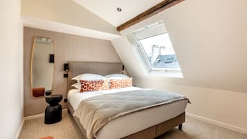 Top Floor Double Room - Partial stair access | Coffres-forts dans les chambres, Wi-Fi gratuit