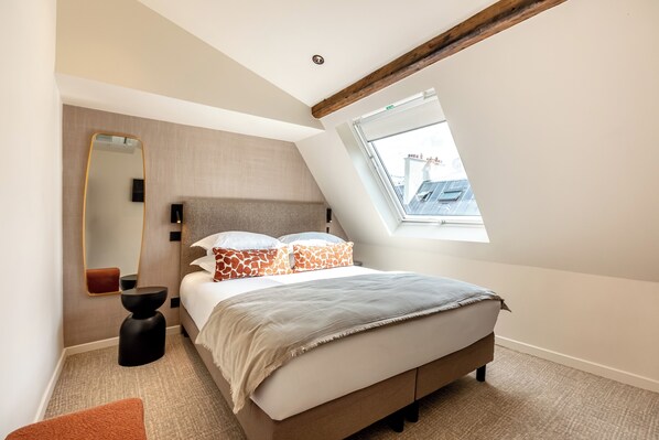 Top Floor Double Room - Partial stair access | Coffres-forts dans les chambres, Wi-Fi gratuit