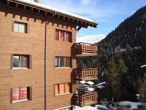 Exterior - Very comfortable 4-room apartment for 6 persons : Living room - kitchen with dishwasher, Microwave a (Grimentz)