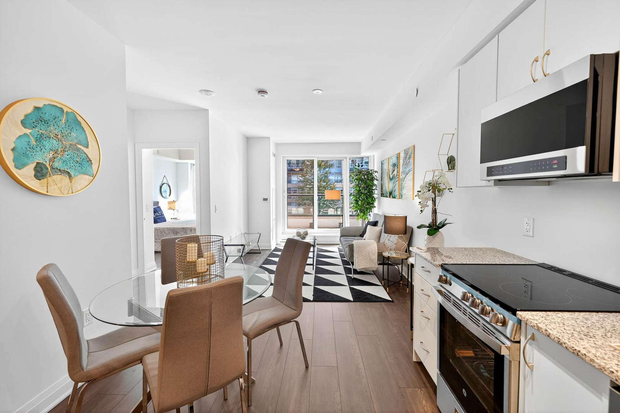 المنشأة من الداخل