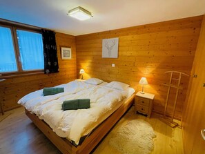 3 bedrooms - Modern 4-room duplex for 7 to 8 people 2 minutes from the ski lifts: 1 bedroom with double bed and b (Grimentz)