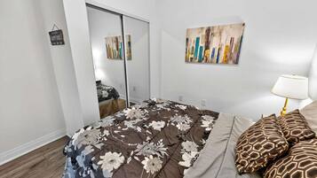 2 bedrooms, iron/ironing board, WiFi, bed sheets