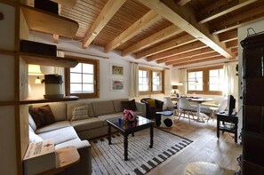 TV, fireplace - Comfortable apartment in chalet for 6 persons : Living room - kitchen with dishwasher  - 1 room with (Grimentz)