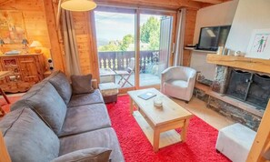 Fireplace - Apartment in Meribel by Morel Chairlift (Les Allues)