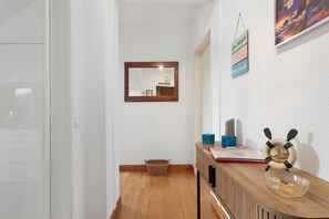 Interior - Apartment 'Machico Beach Front' with Sea View, Wi-Fi and Air Conditioning (Machico)
