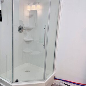 Shower, hair dryer, towels, soap - Cozy getaway (Saint John)