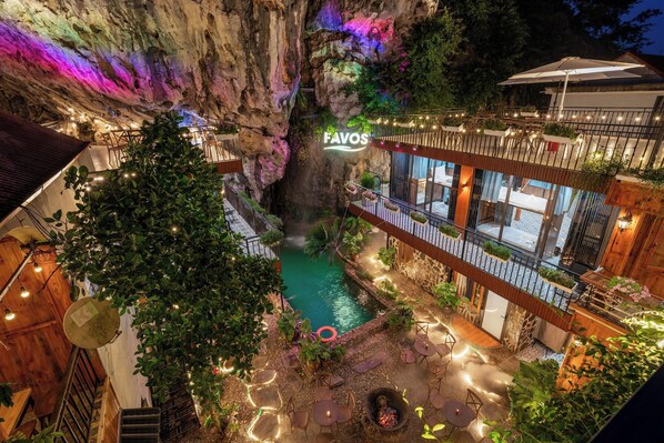 ด้านหน้าที่พัก