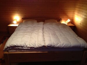 3 bedrooms, Internet - Comfortable 4 room apartment for 6 persons in the old village : Living room - kitchen with dishwashe (Grimentz)