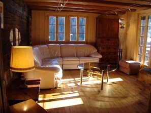 TV - Comfortable 4 room apartment for 6 persons in the old village : Living room - kitchen with dishwashe (Grimentz)