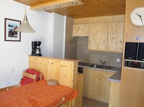 Kühlschrank, Ofen, Herdplatte, Geschirrspüler