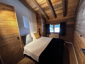 3 bedrooms, Internet - Comfortable 4 room apartment for 6 - 7 persons : Living room - 1 room with 2 beds - 1 sleeping-room (Grimentz)