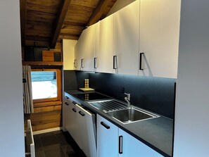 Fridge, oven, stovetop, dishwasher - Comfortable 4 room apartment for 6 - 7 persons : Living room - 1 room with 2 beds - 1 sleeping-room (Grimentz)