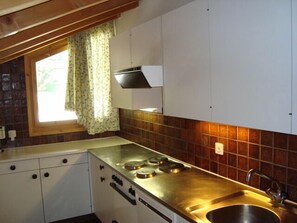 Kühlschrank, Ofen, Herdplatte, Geschirrspüler