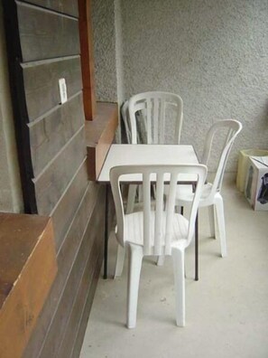 Dining - Comfortable 2 1/2 room apartment for 4-5 persons : Living room with single sofa-bed - 1 room with 2 (Grimentz)