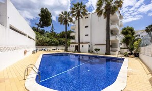 Outdoor pool - Apartments for 4 People (Lagoa)