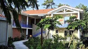 Apartment | Exterior - Apartment in Soulac-sur-mer Near Ocean (Soulac-sur-Mer)